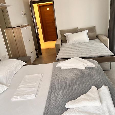 Shëngjin D&D Hotel מראה חיצוני תמונה