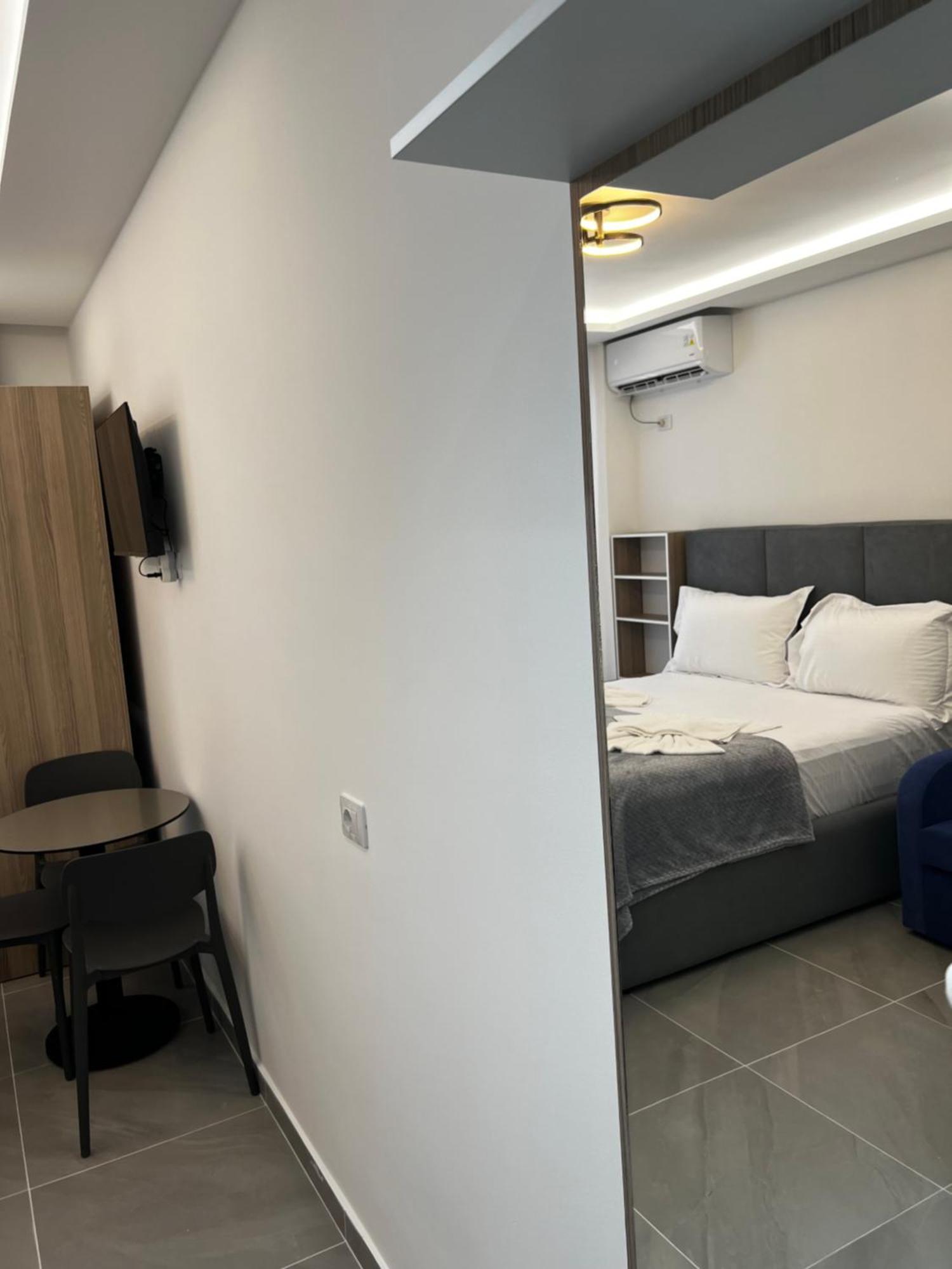 Shëngjin D&D Hotel מראה חיצוני תמונה