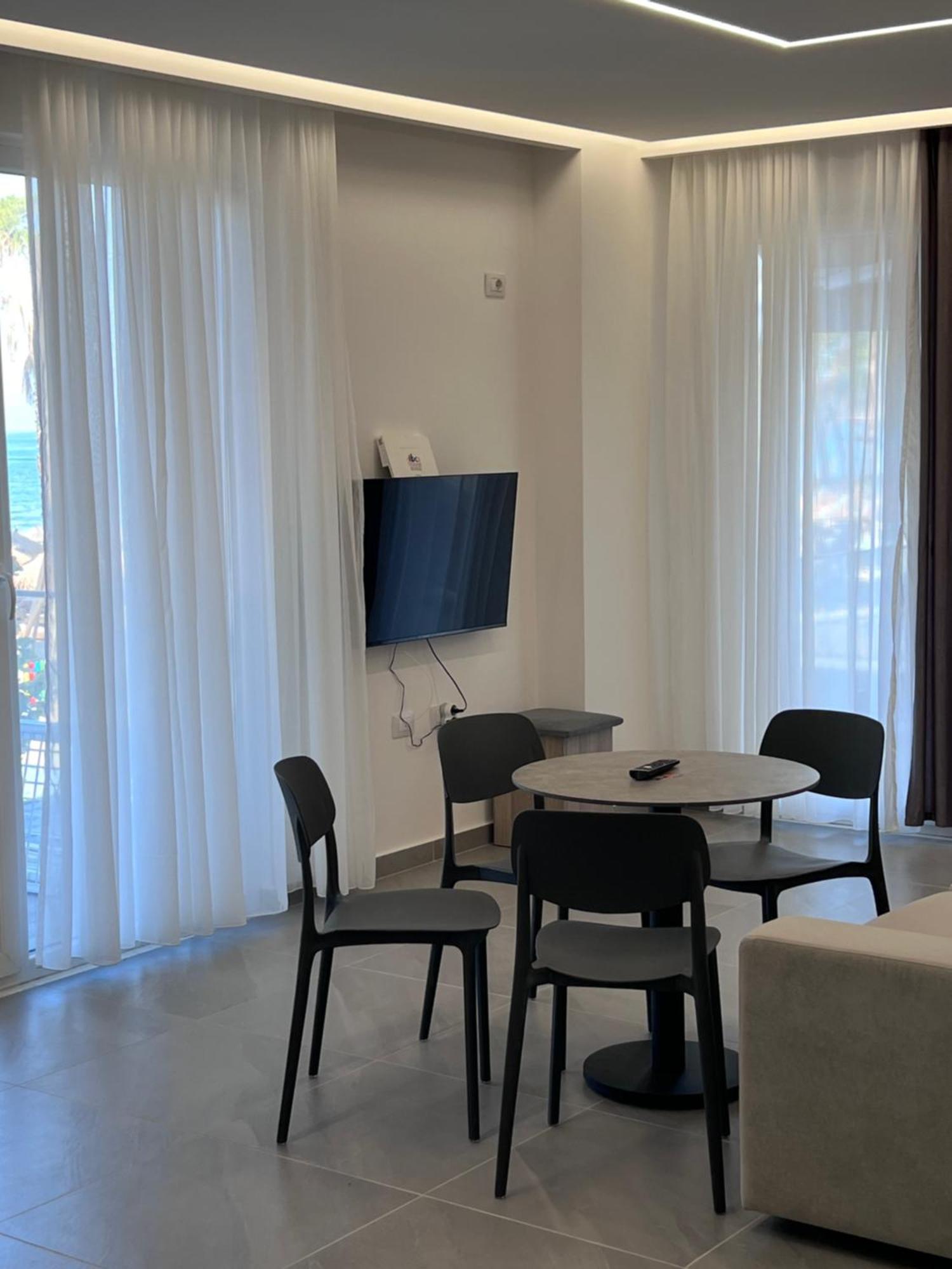 Shëngjin D&D Hotel מראה חיצוני תמונה