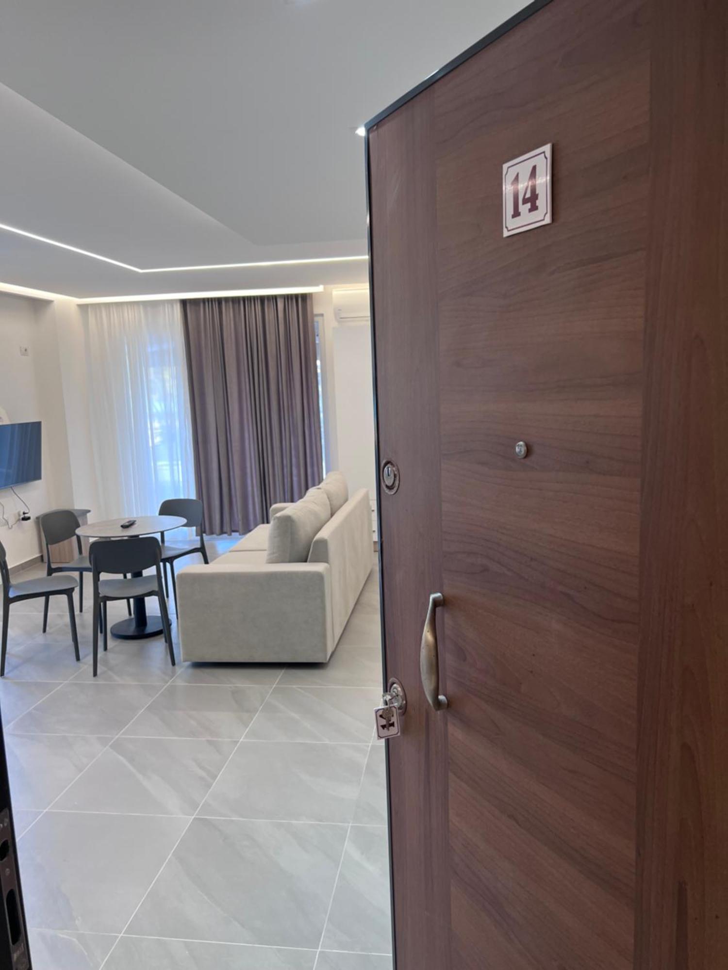 Shëngjin D&D Hotel מראה חיצוני תמונה