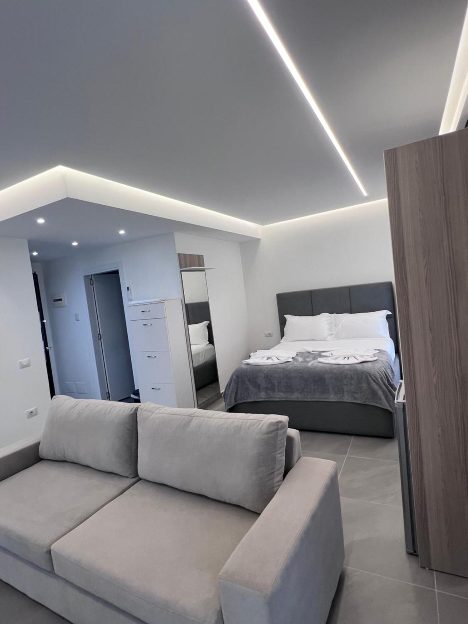 Shëngjin D&D Hotel מראה חיצוני תמונה