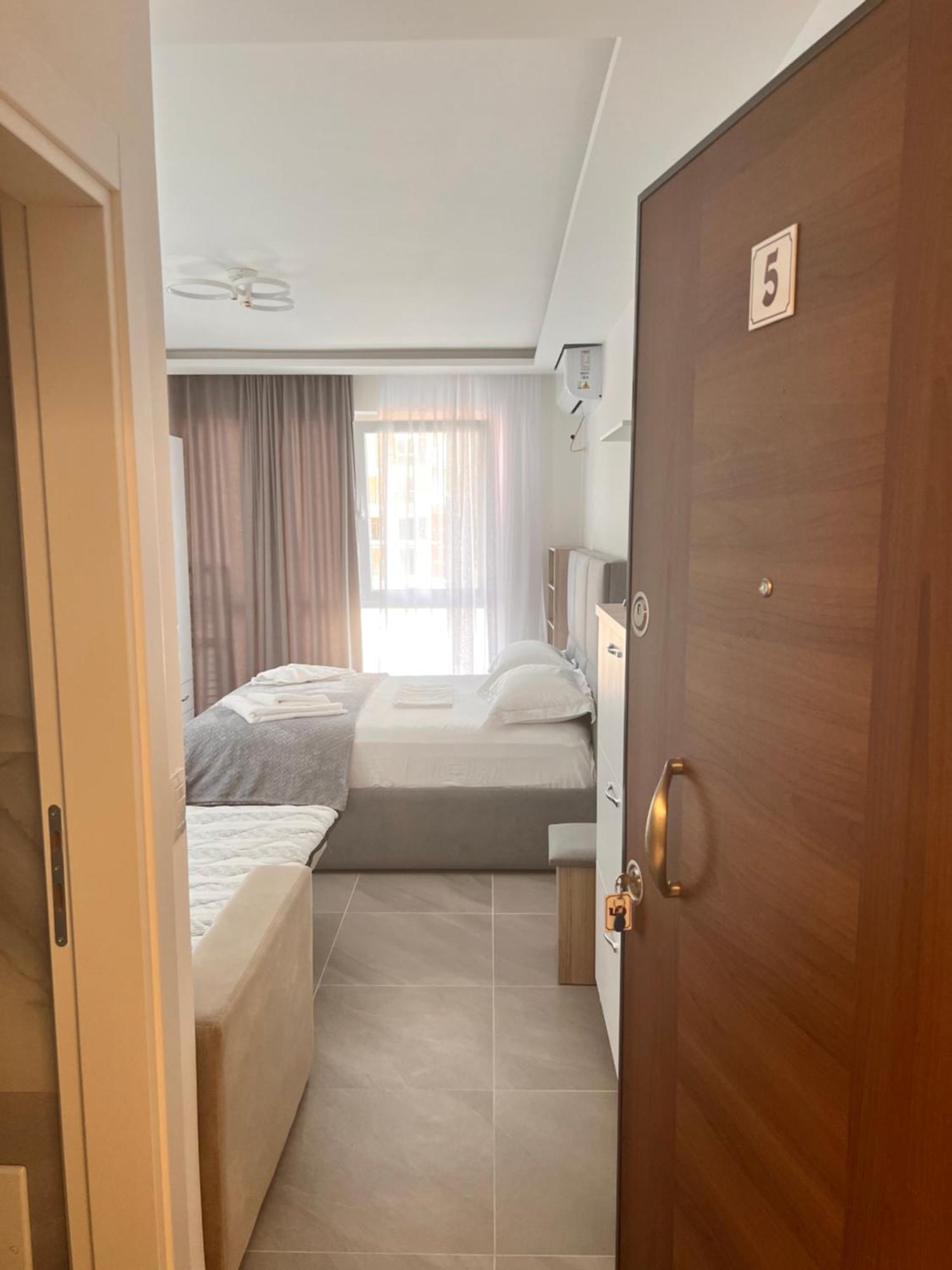 Shëngjin D&D Hotel מראה חיצוני תמונה